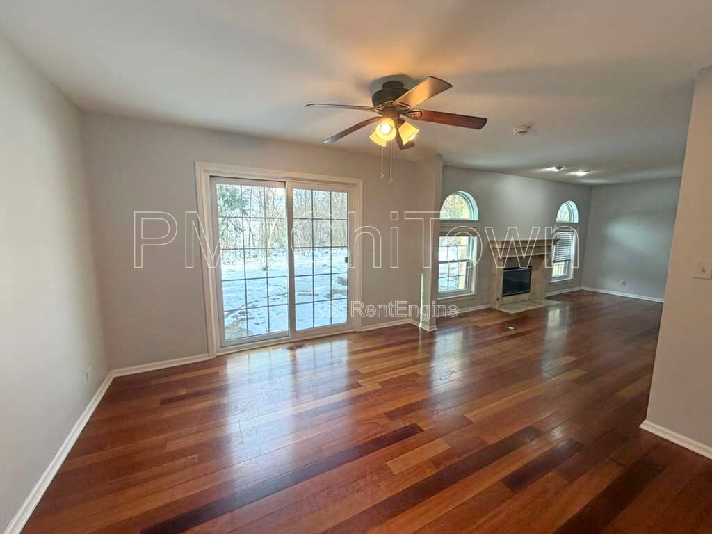 Gorgeous 3 Bedroom, 2.5 Bathroom Townhome Available for Rent! property image