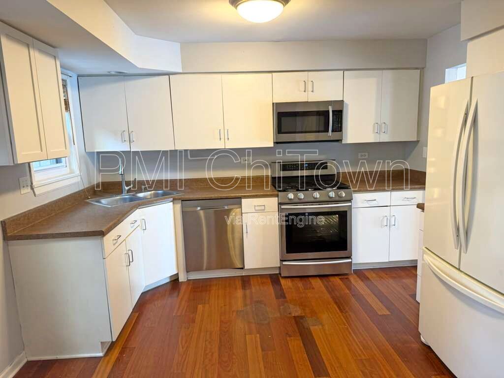 Gorgeous 3 Bedroom, 2.5 Bathroom Townhome Available for Rent! property image