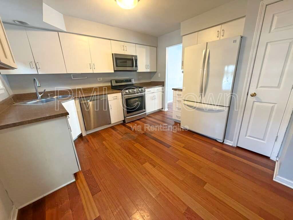 Gorgeous 3 Bedroom, 2.5 Bathroom Townhome Available for Rent! property image