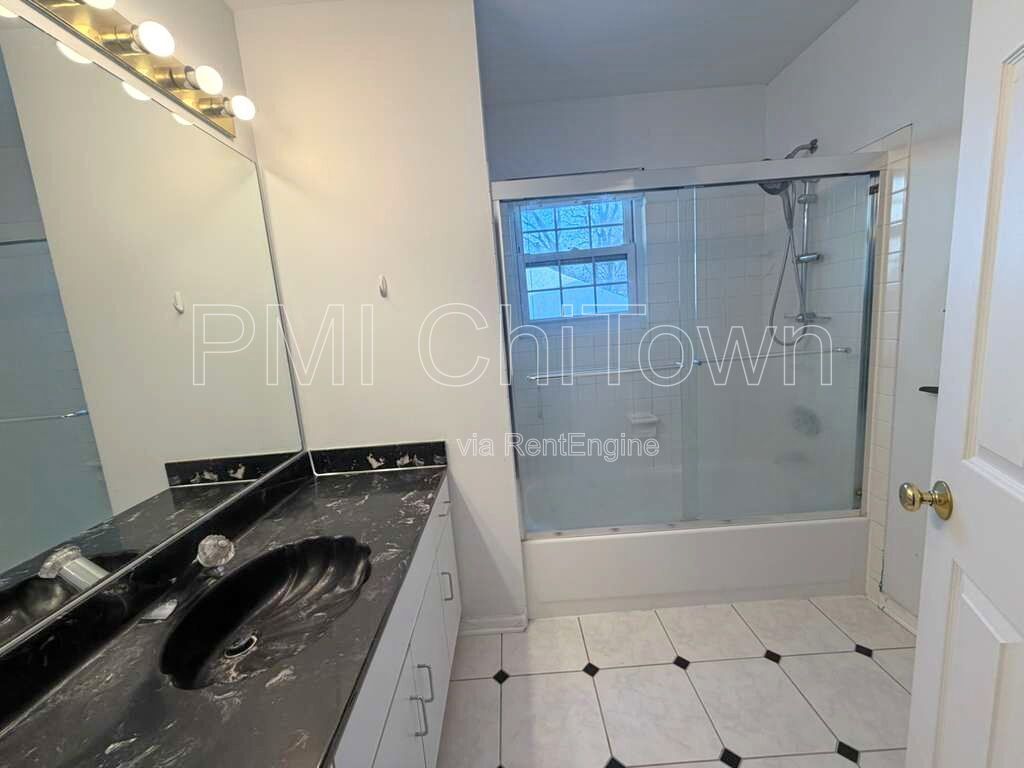 Gorgeous 3 Bedroom, 2.5 Bathroom Townhome Available for Rent! property image