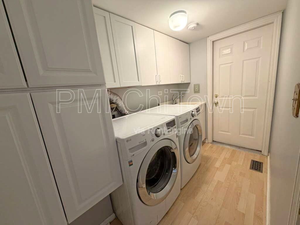 Gorgeous 3 Bedroom, 2.5 Bathroom Townhome Available for Rent! property image