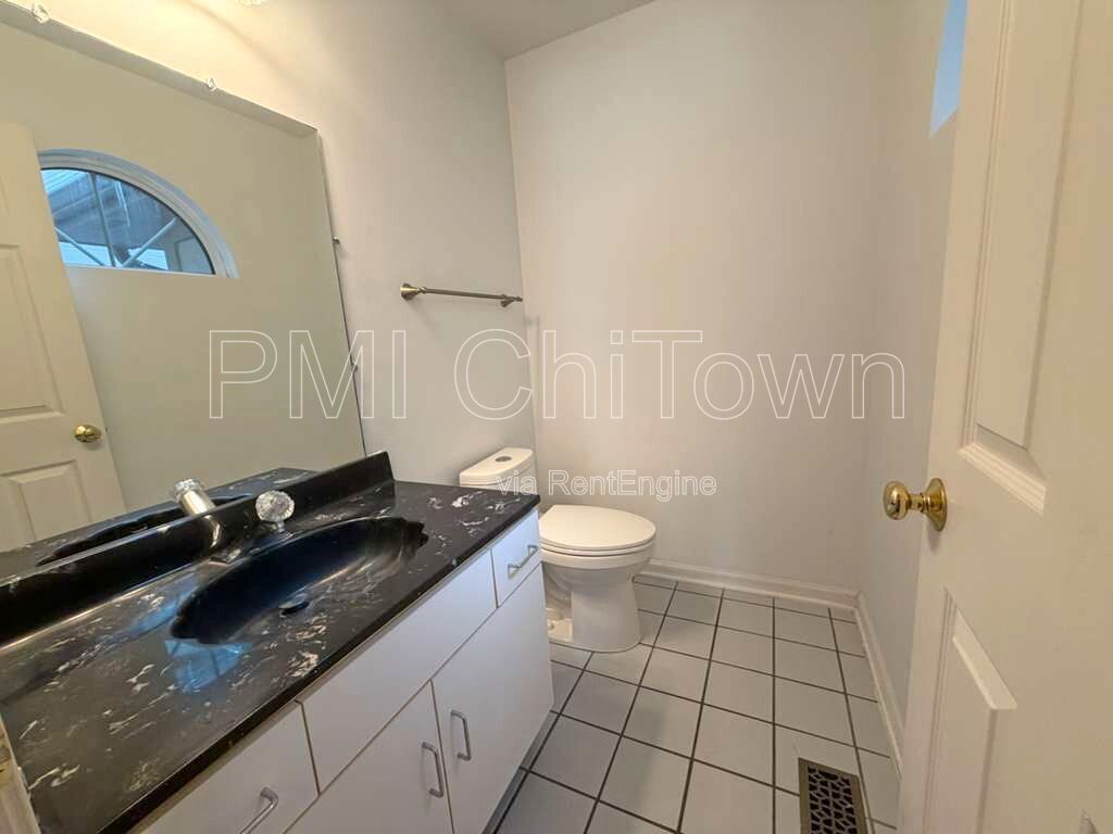 Gorgeous 3 Bedroom, 2.5 Bathroom Townhome Available for Rent! property image