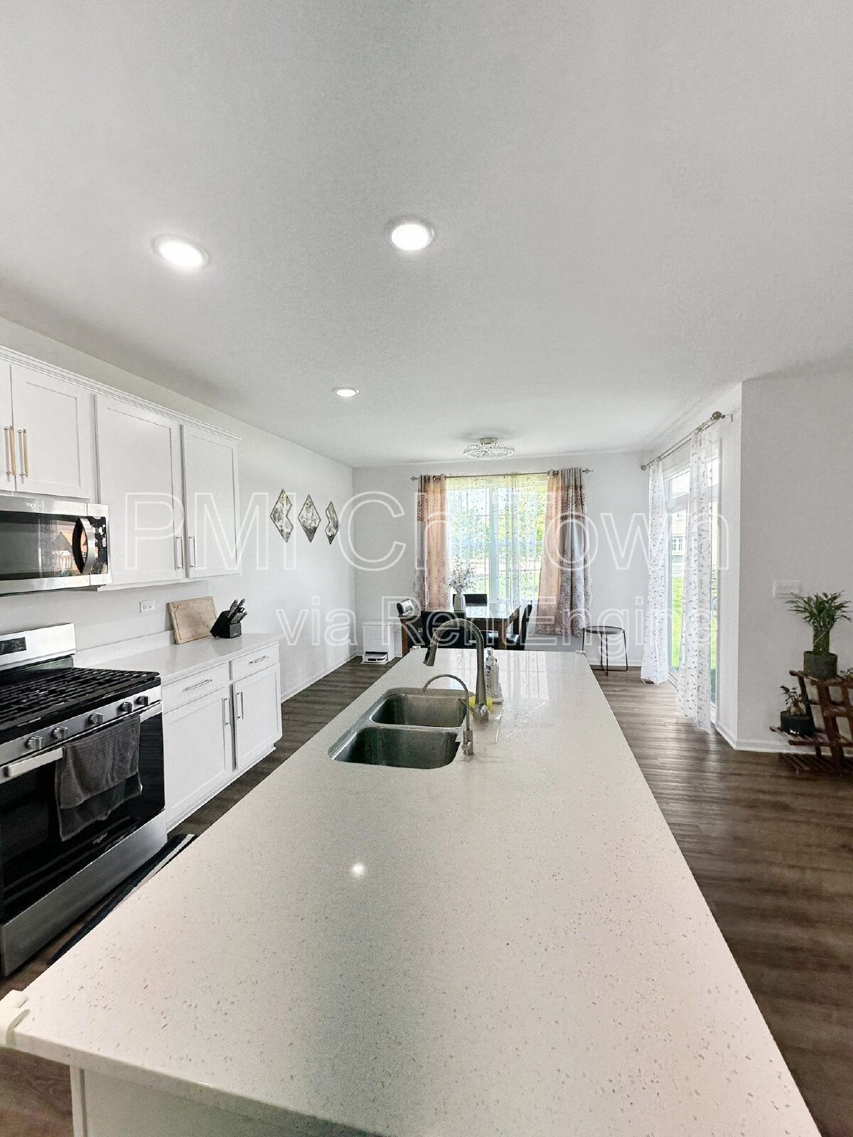 Highland Woods Corner Gem! property image