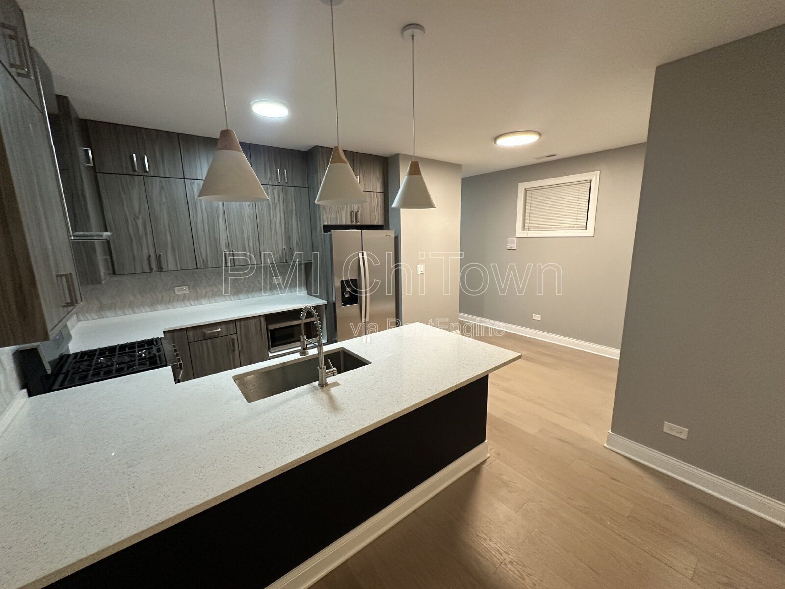 3 Bedroom/ 2 Bathroom luxurious condo for Rent! property image