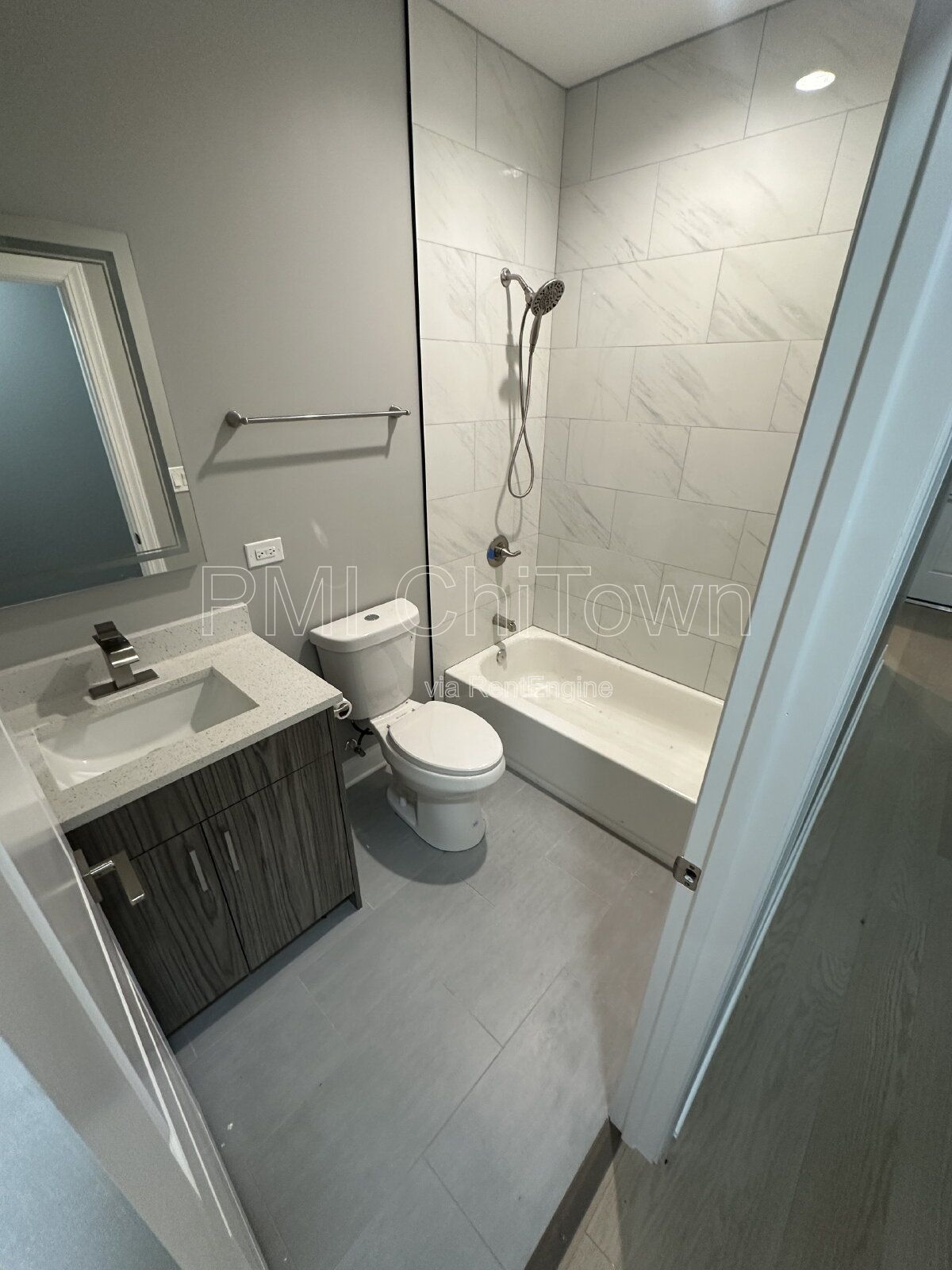 3 Bedroom/ 2 Bathroom luxurious condo for Rent! property image