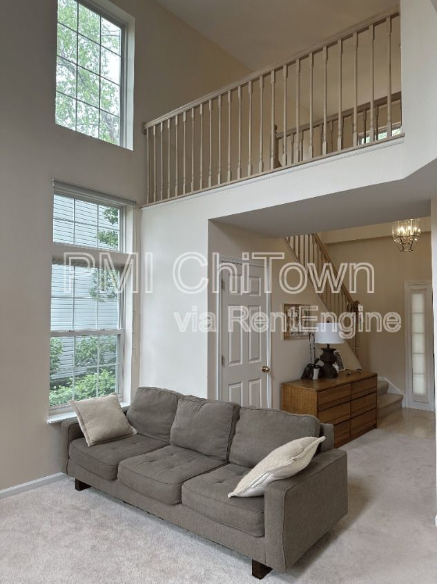 Gorgeous 2Bed/2.1 Bath end unit Available for Rent! property image