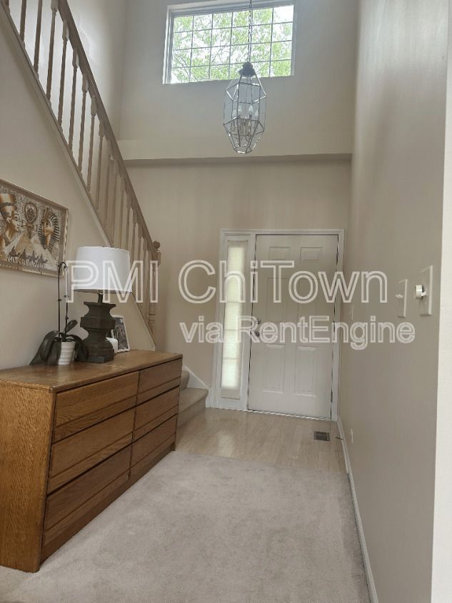Gorgeous 2Bed/2.1 Bath end unit Available for Rent! property image