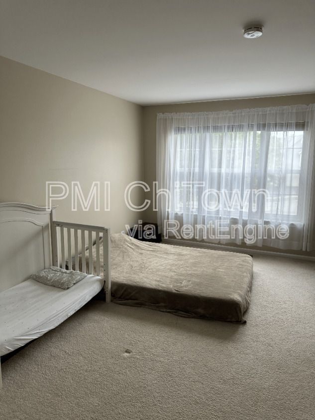 Gorgeous 2Bed/2.1 Bath end unit Available for Rent! property image
