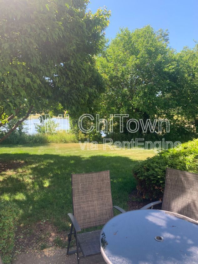 Gorgeous 2Bed/2.1 Bath end unit Available for Rent! property image