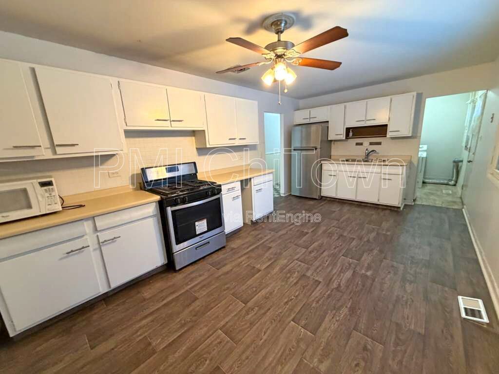 For Rent: 3Beds and 1Bath Hoffman Estates Home! property image