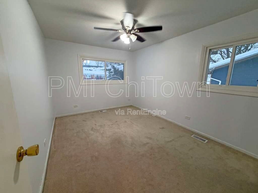 For Rent: 3Beds and 1Bath Hoffman Estates Home! property image