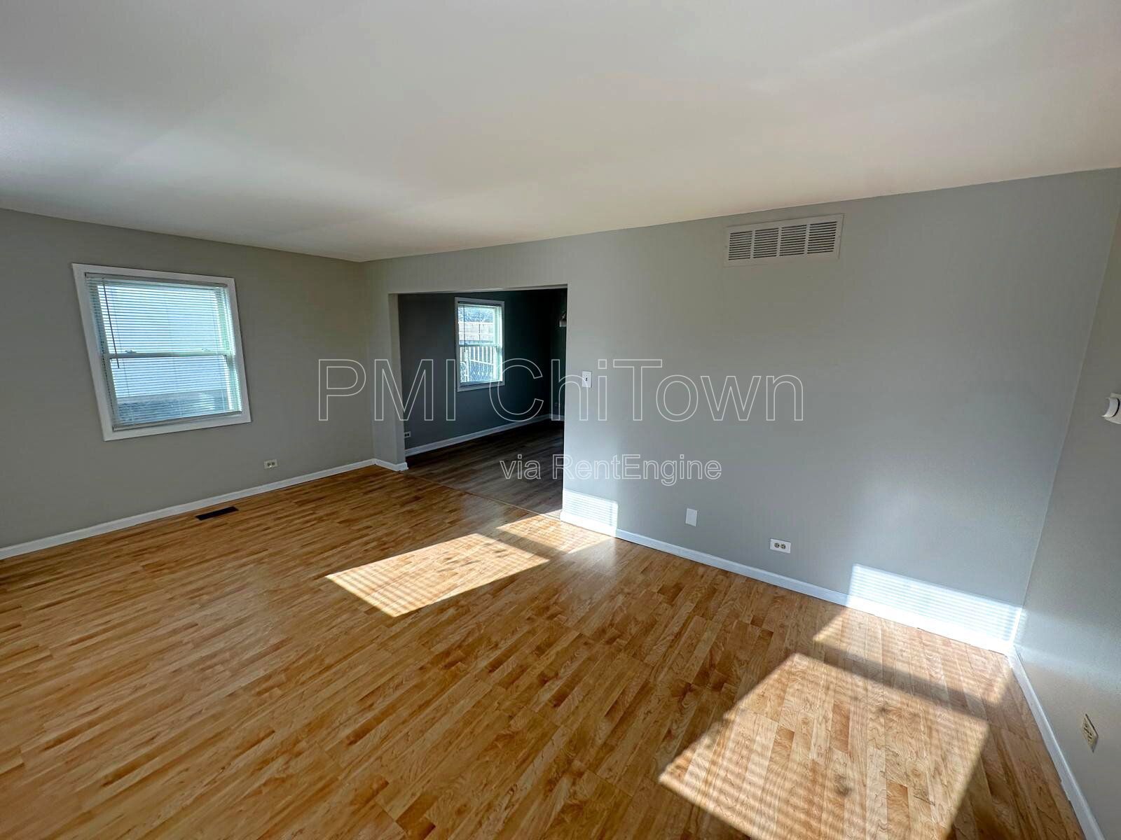 Beautiful home with 3 bedrooms, 2 and half bathrooms available for Rent! property image