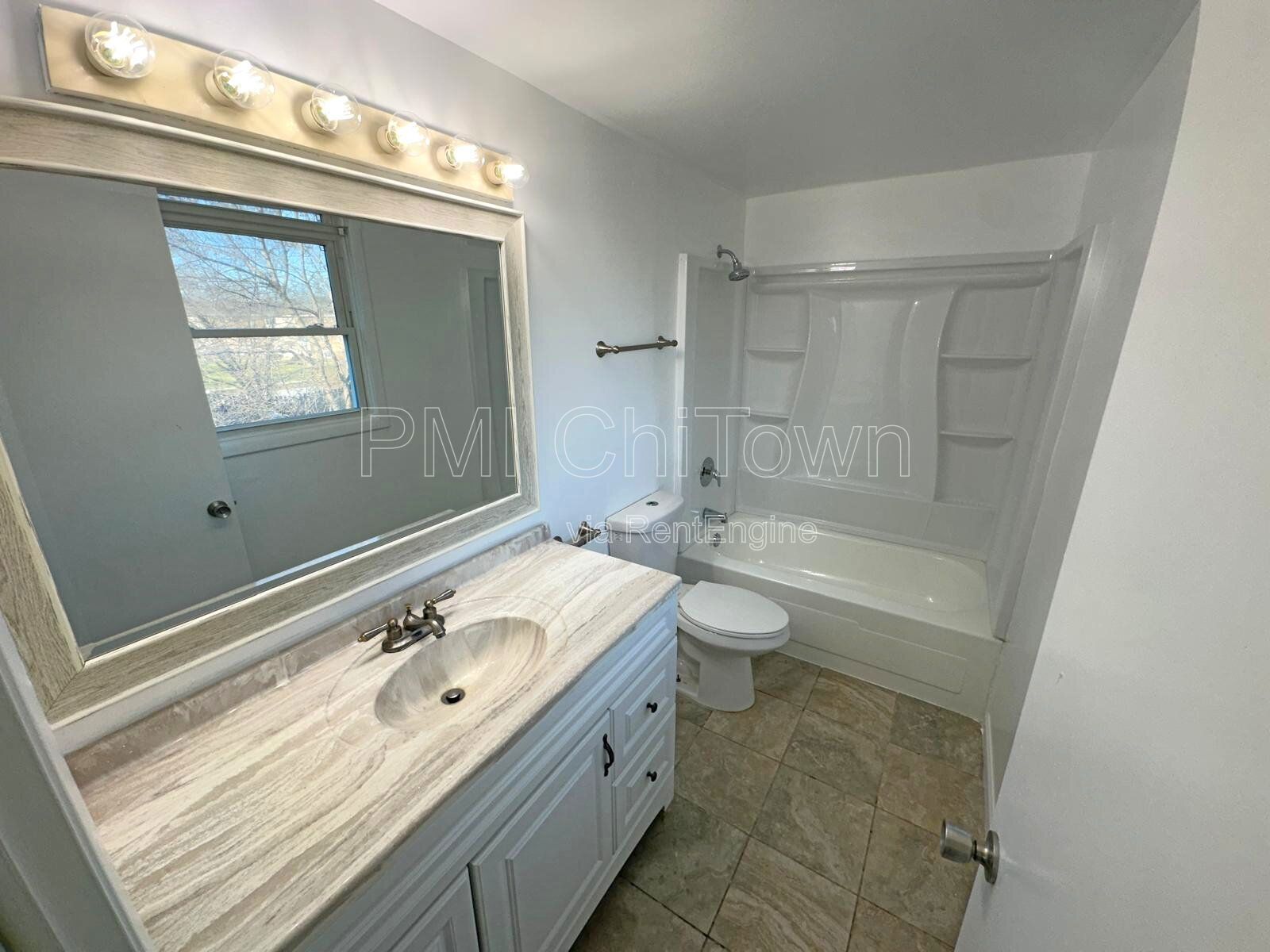 Beautiful home with 3 bedrooms, 2 and half bathrooms available for Rent! property image