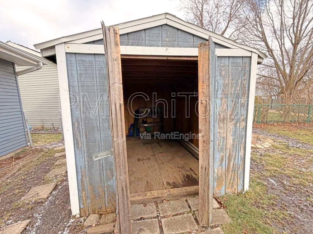 4bedroom, 2 and half bathroom single-family home available for Rent! property image