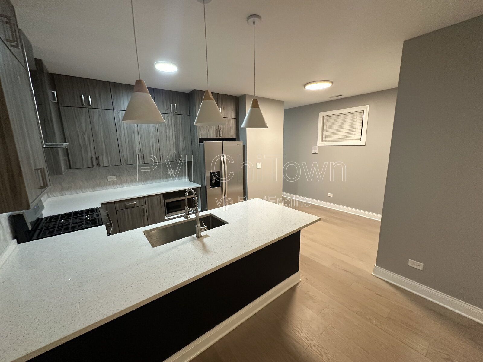 3 Bedroom/ 2 Bathroom luxurious condo for Rent! property image