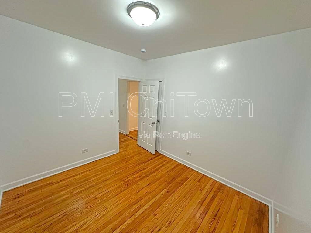 Available now: A 2-bedroom, 1-bathroom unit in move-in condition. property image