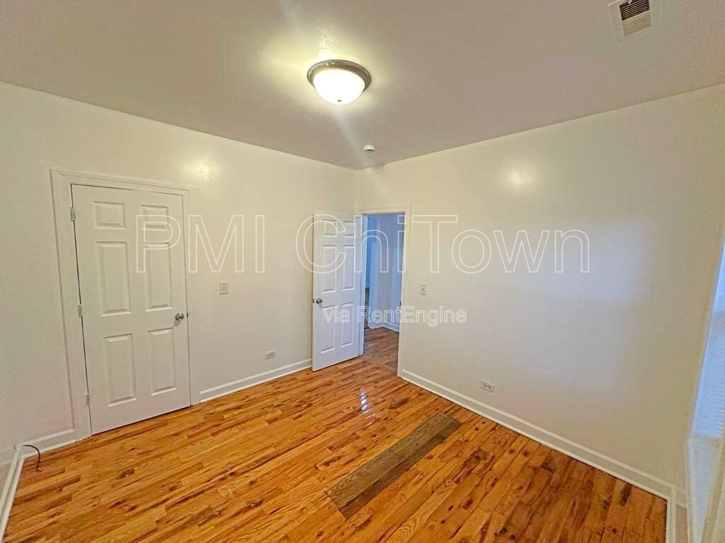Available now: A 2-bedroom, 1-bathroom unit in move-in condition. property image