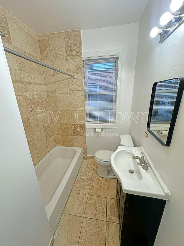 Available now: A 2-bedroom, 1-bathroom unit in move-in condition. property image