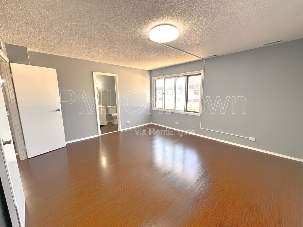 4 Bedroom, 2.5 Bathroom Townhome Available for Rent!! property image