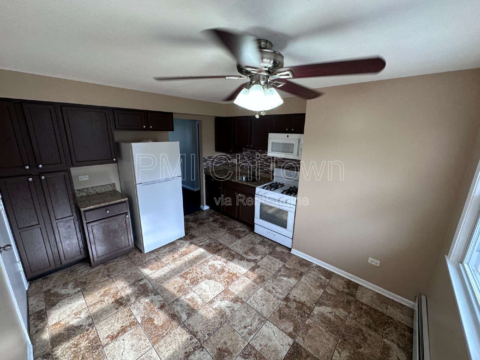 Stunning 2 Bedroom / 1 bathroom rental unit in Dolton! property image