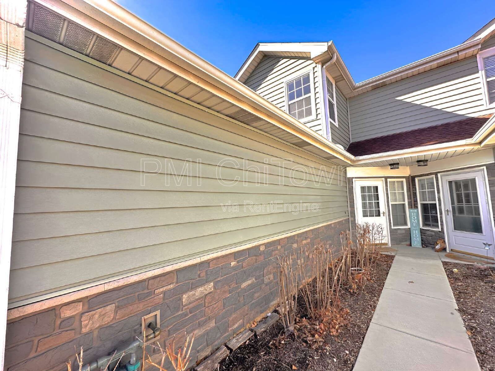 2 Bedroom, 2.5 Bathroom town home available for Rent! property image