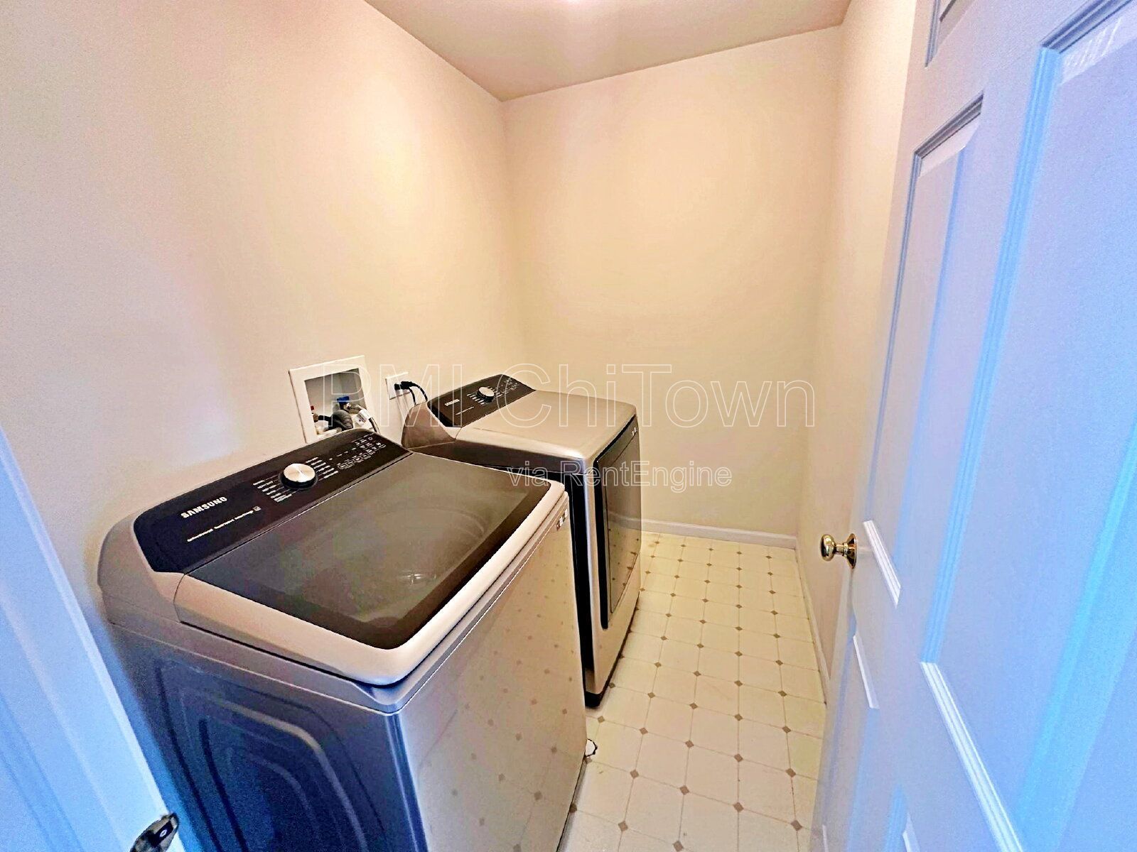 Gorgeous townhome available for Rent! property image