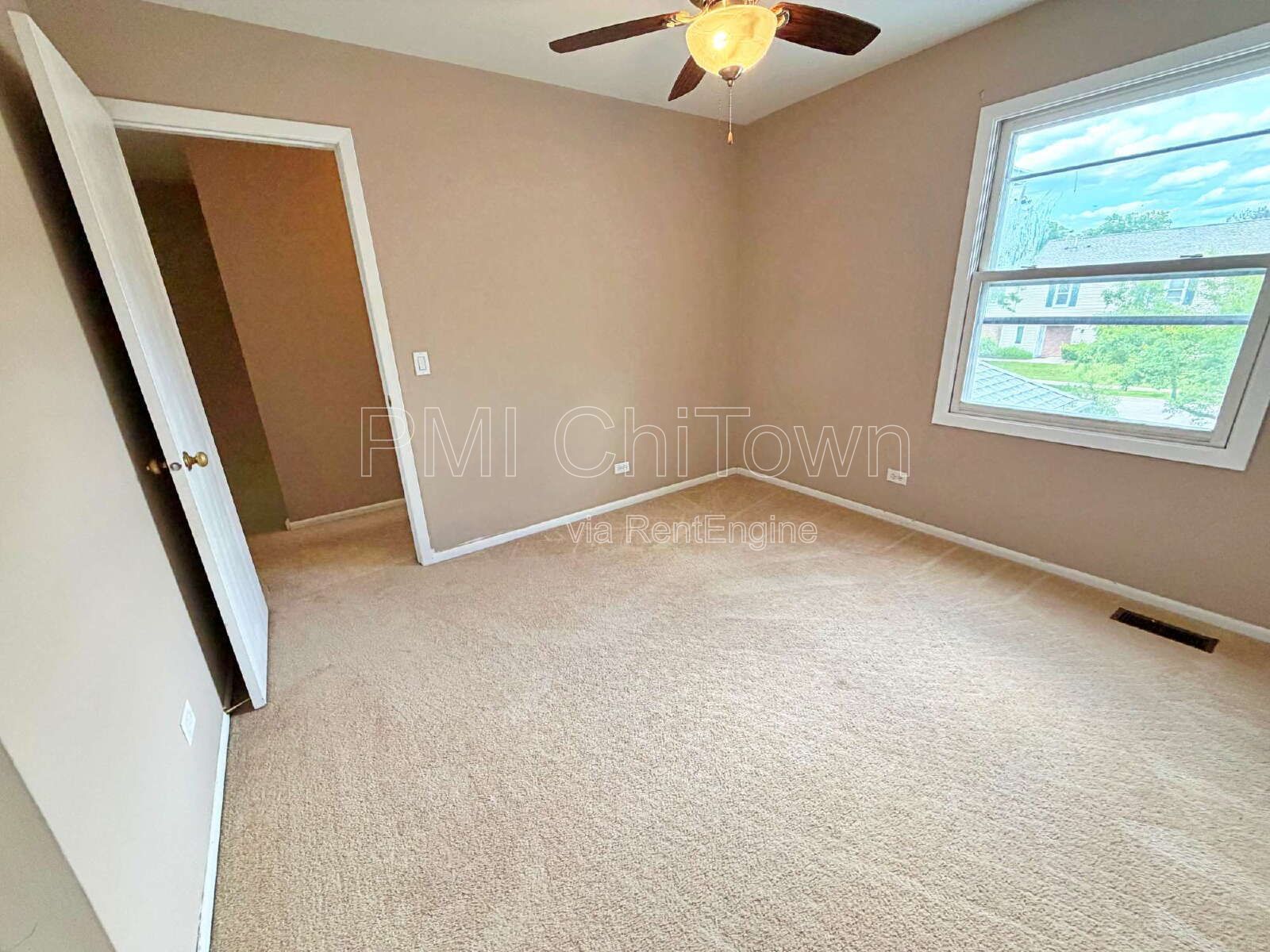 3 beds & 2.1 baths. Available for Rent!!! property image
