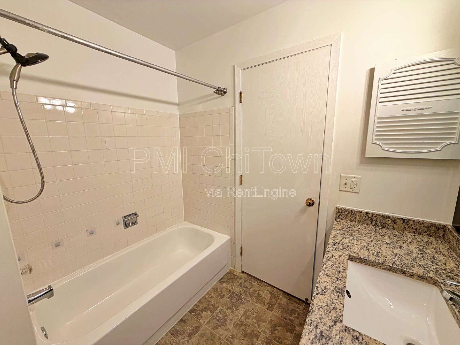 3 beds & 2.1 baths. Available for Rent!!! property image