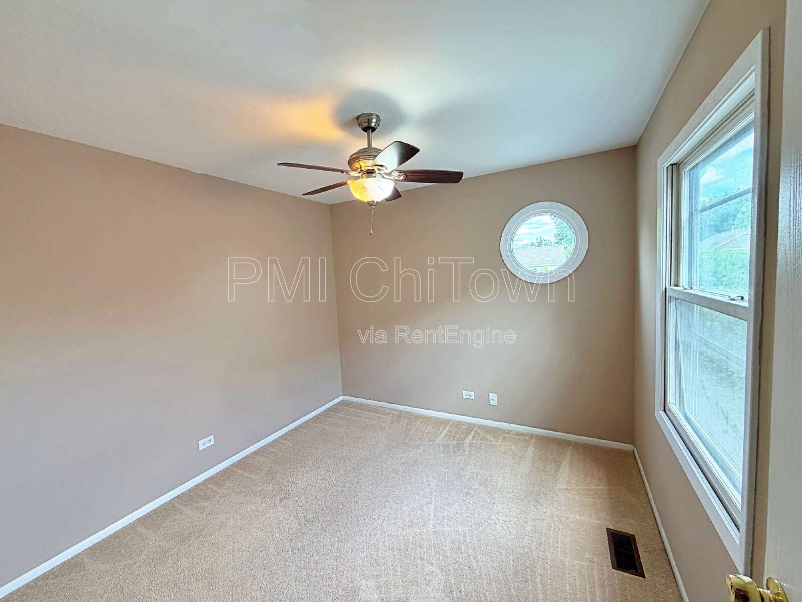 3 beds & 2.1 baths. Available for Rent!!! property image