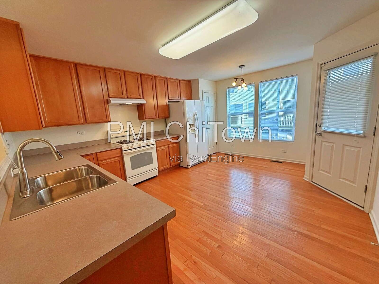 3 bedroom and 2 and half bathroom Townhome for Rent! property image