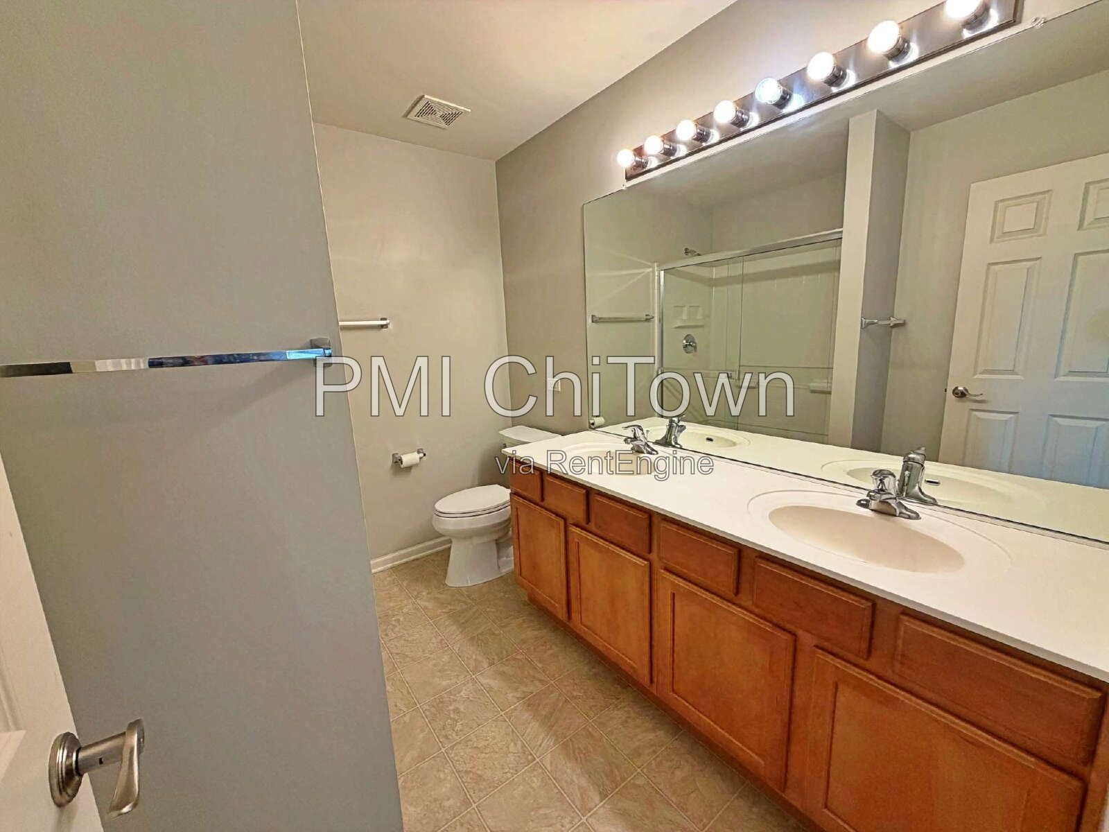 3 bedroom and 2 and half bathroom Townhome for Rent! property image
