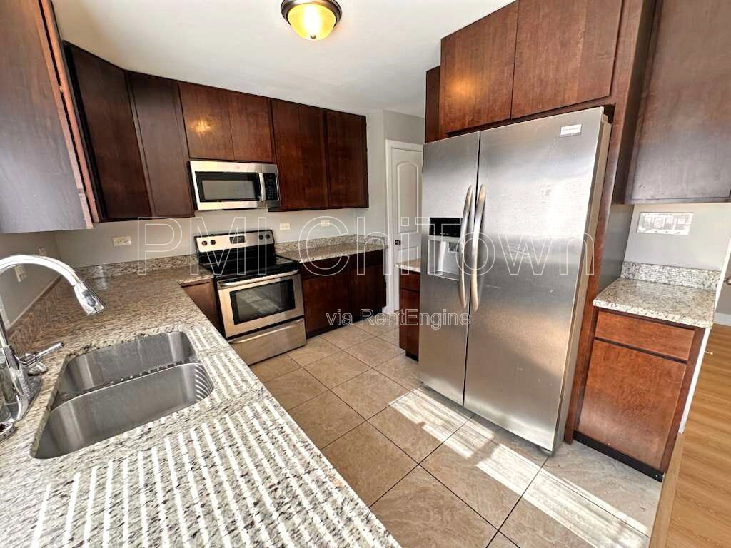 3-bedroom, 2.5-bath townhome available for Rent! property image