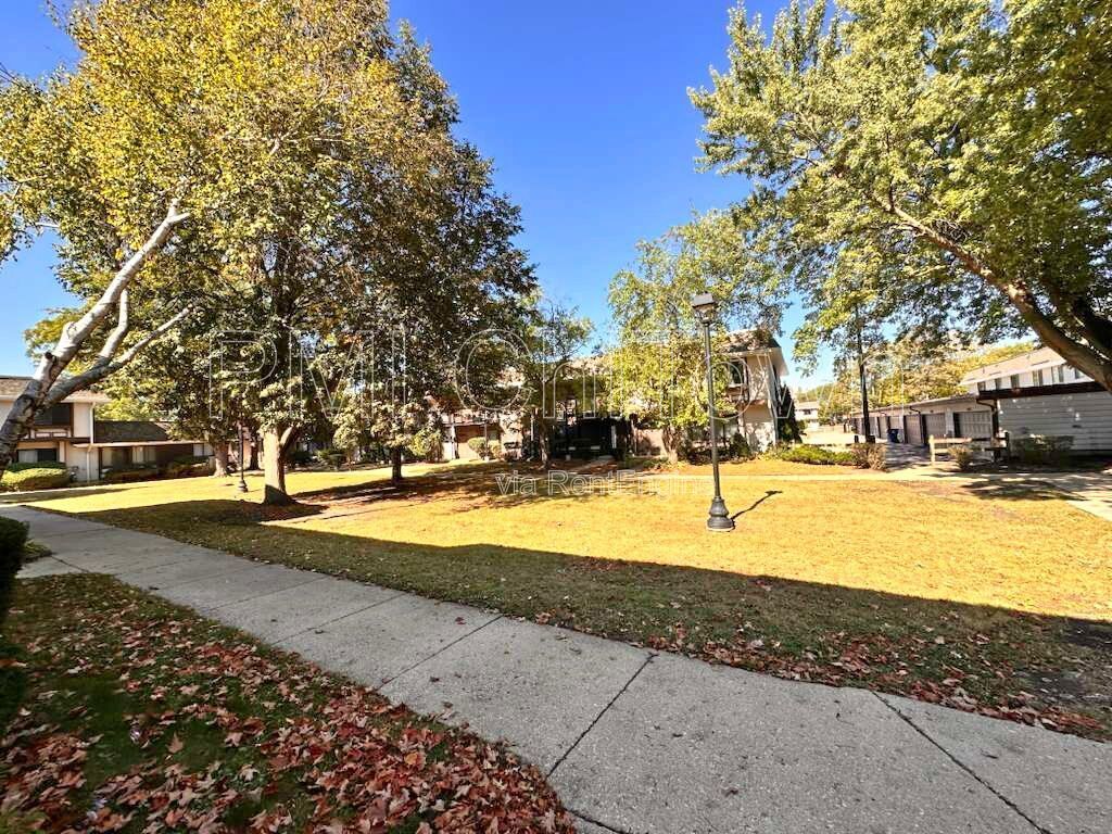 3-bedroom, 2.5-bath townhome available for Rent! property image