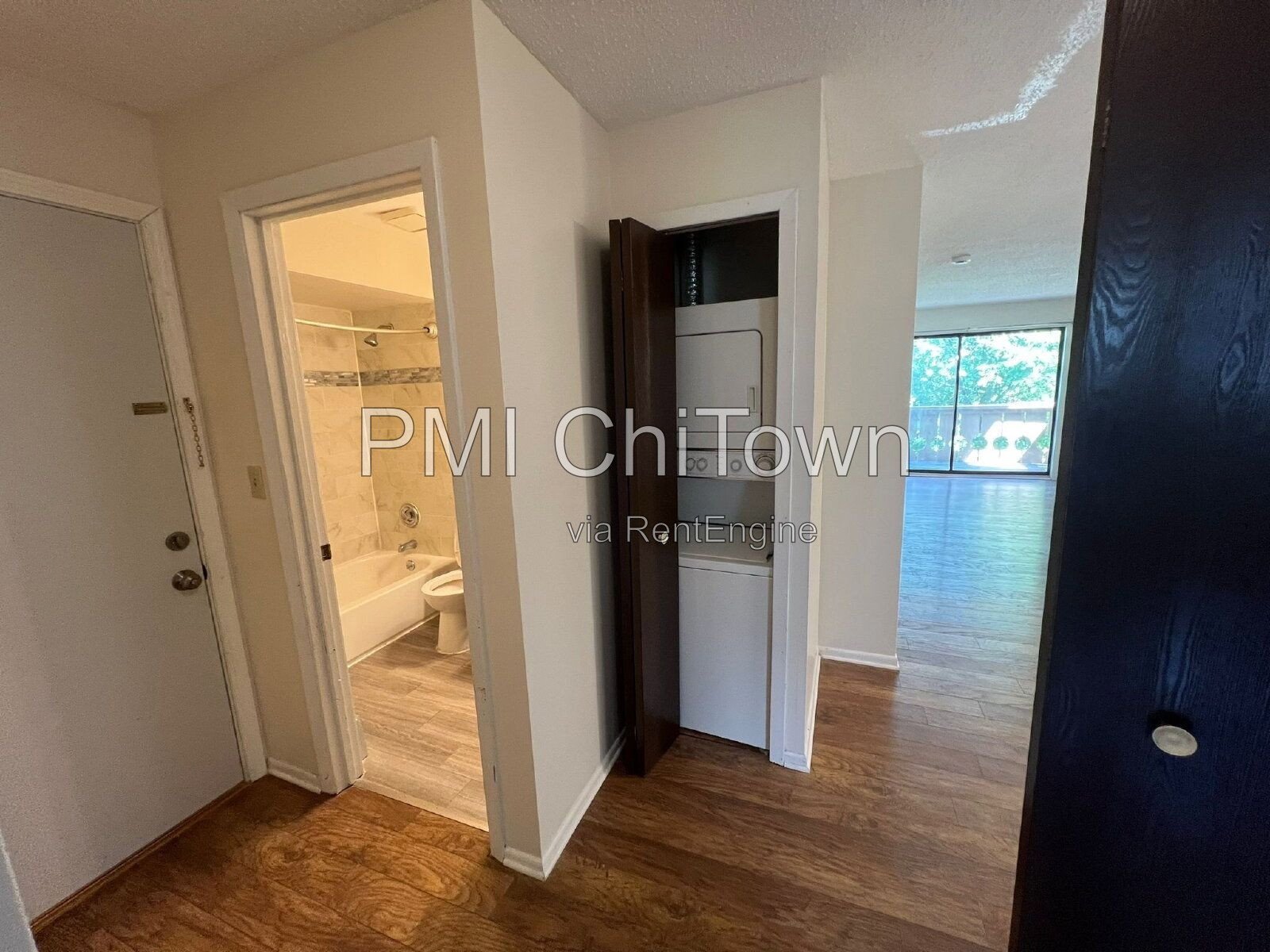 2 Bedroom, 1.5 Bathroom condo available for Rent! property image
