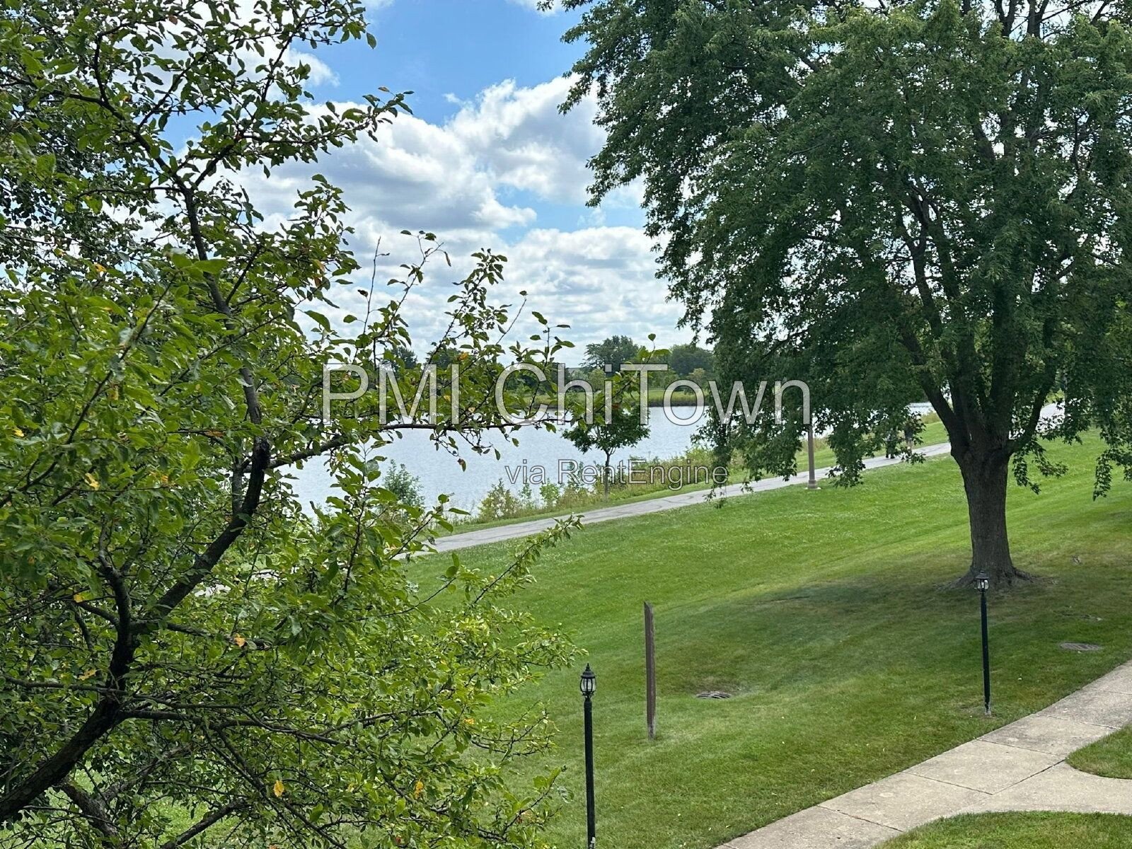 2 Bedroom, 1.5 Bathroom condo available for Rent! property image