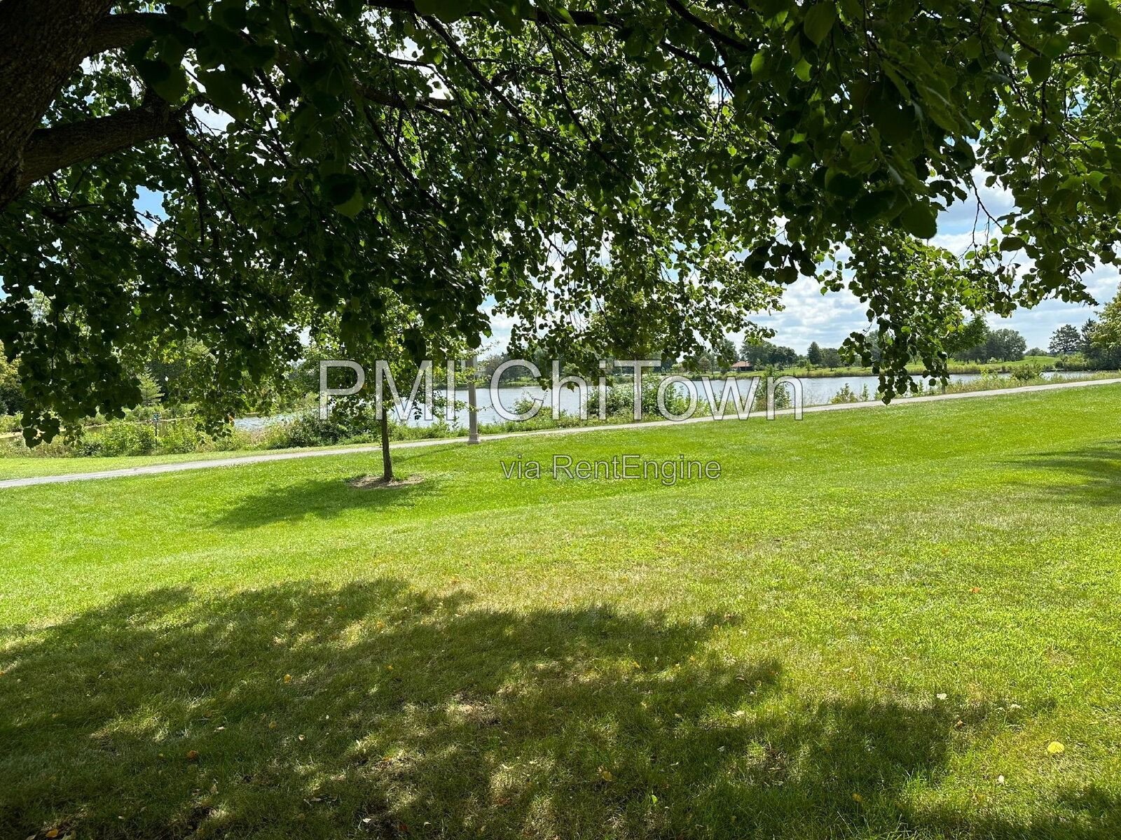 2 Bedroom, 1.5 Bathroom condo available for Rent! property image
