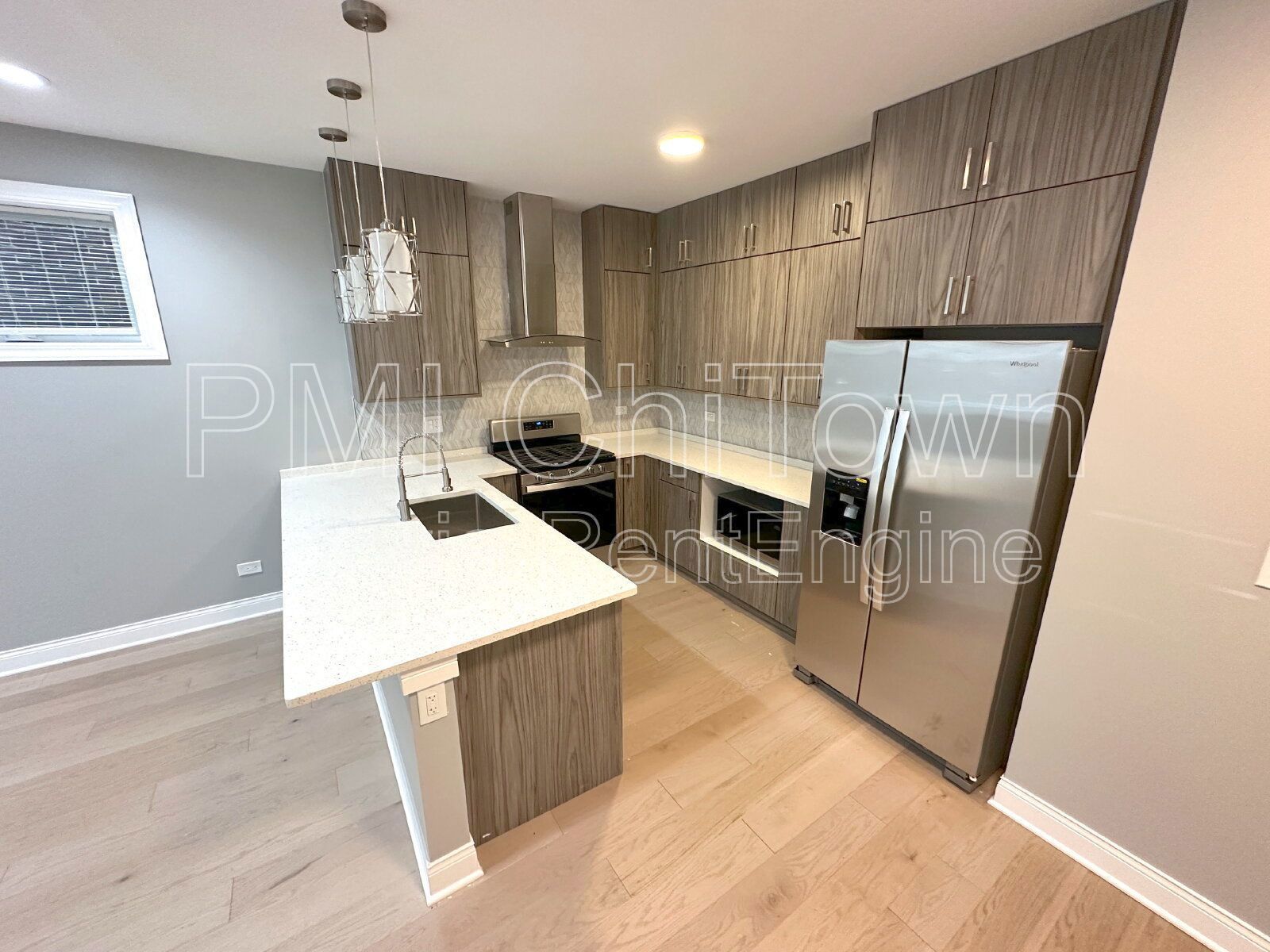 3 Bedroom/ 2 Bathroom luxurious condo for Rent! property image